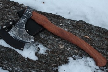 Топор "Дровосек" 9ХС. Топорище дерево Сапеле.